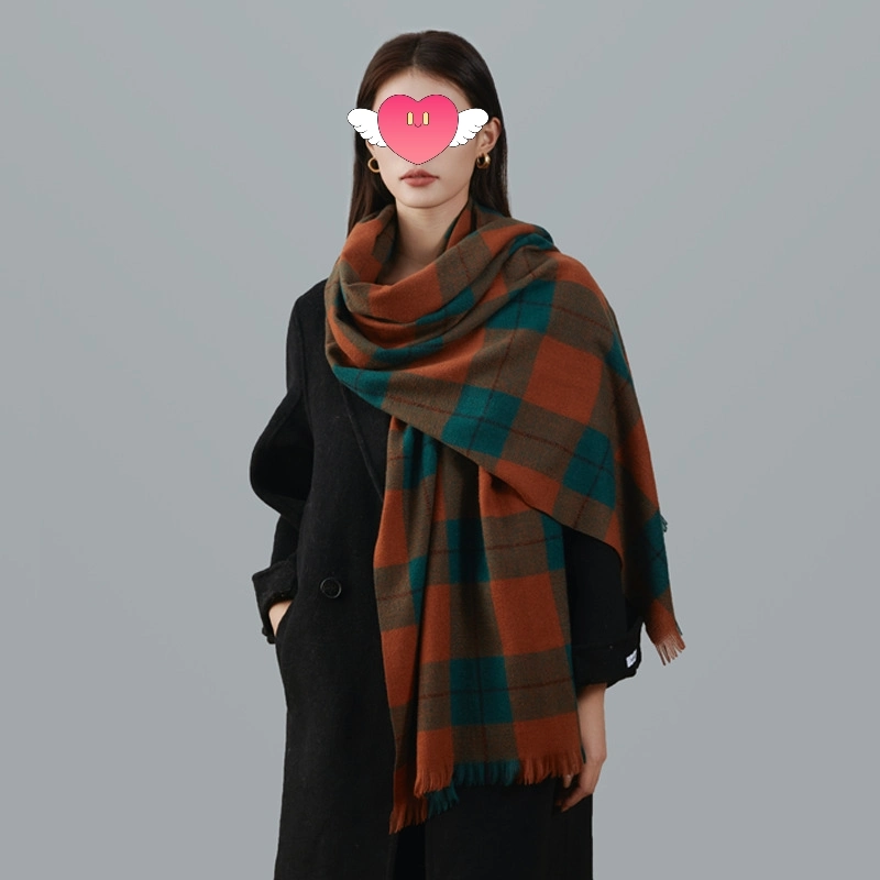 New Arrivals Retro Plaid Scarf Women′ S British Style Imitation Cashmere Thickened to Keep Warm Scarf in Autumn and Winter